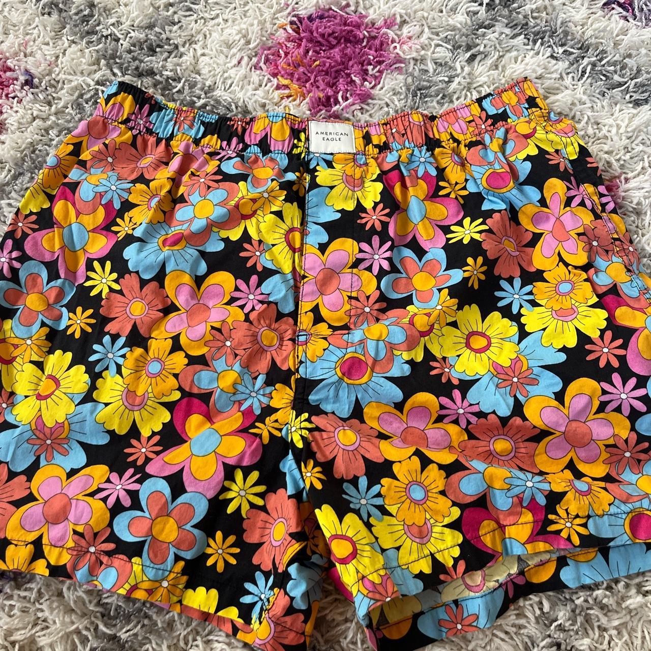 American Eagle Men's Black and Pink Shorts Depop