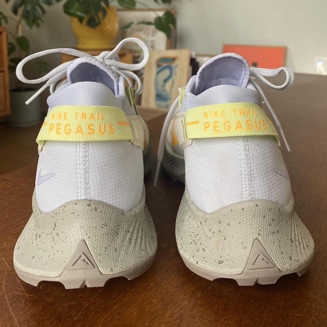 nike women's shoes orange and blue