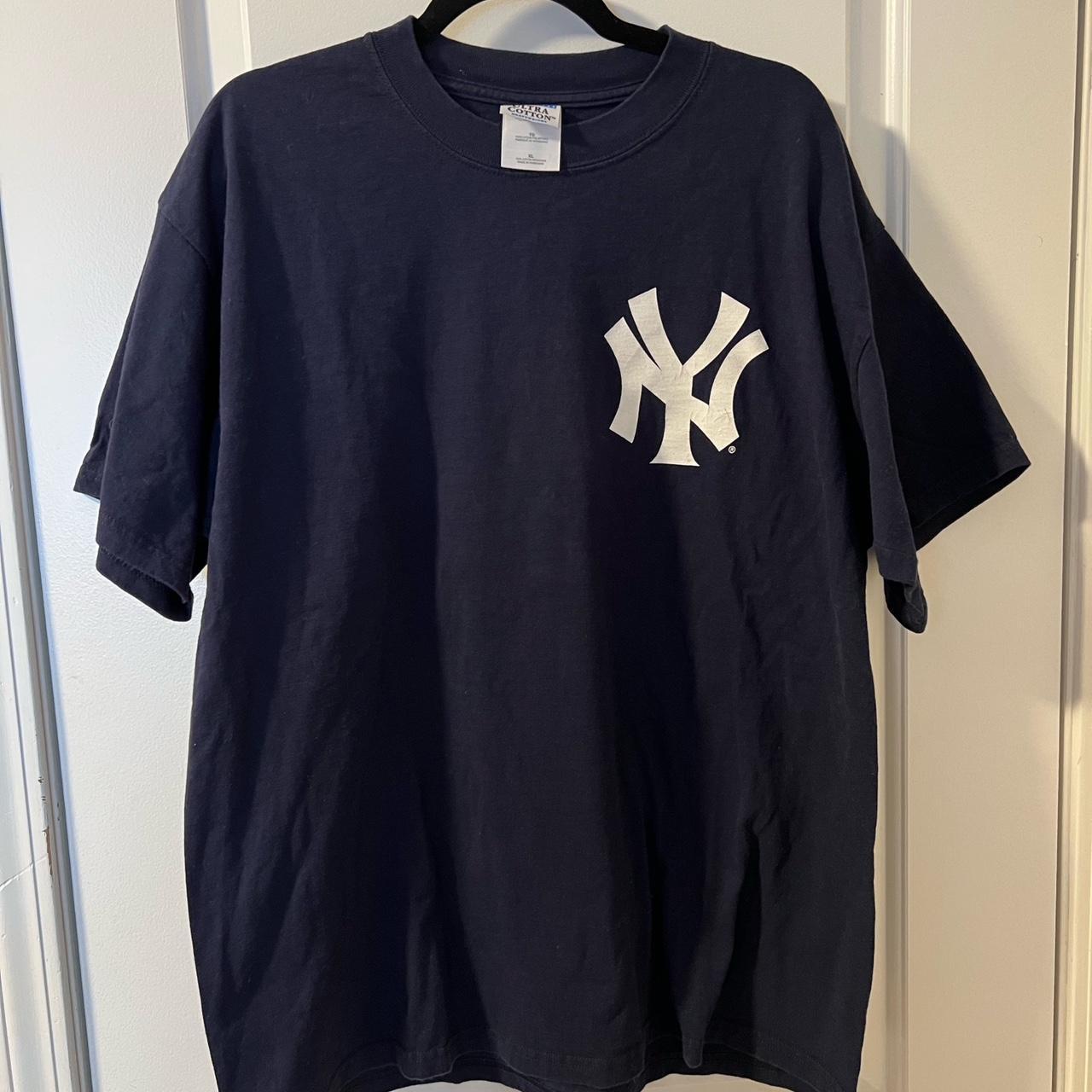 New York Yankees Graphic T-shirt Sz. L Overall - Depop