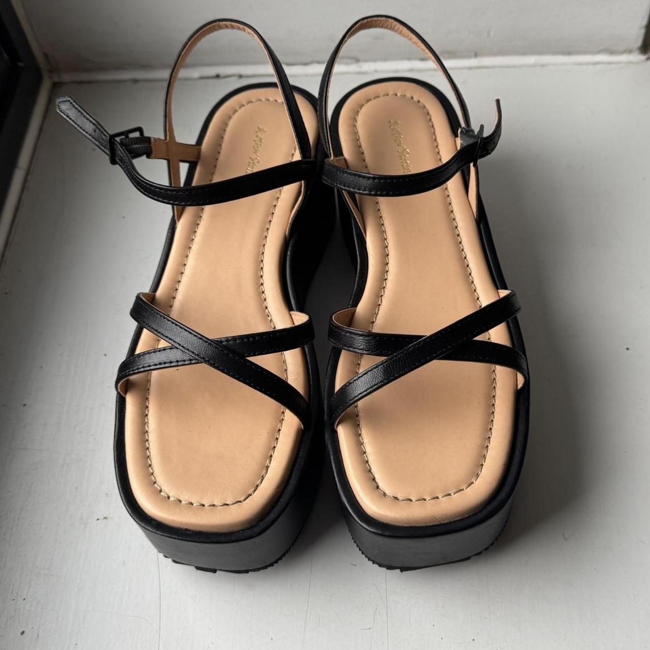 item listed by leonayang