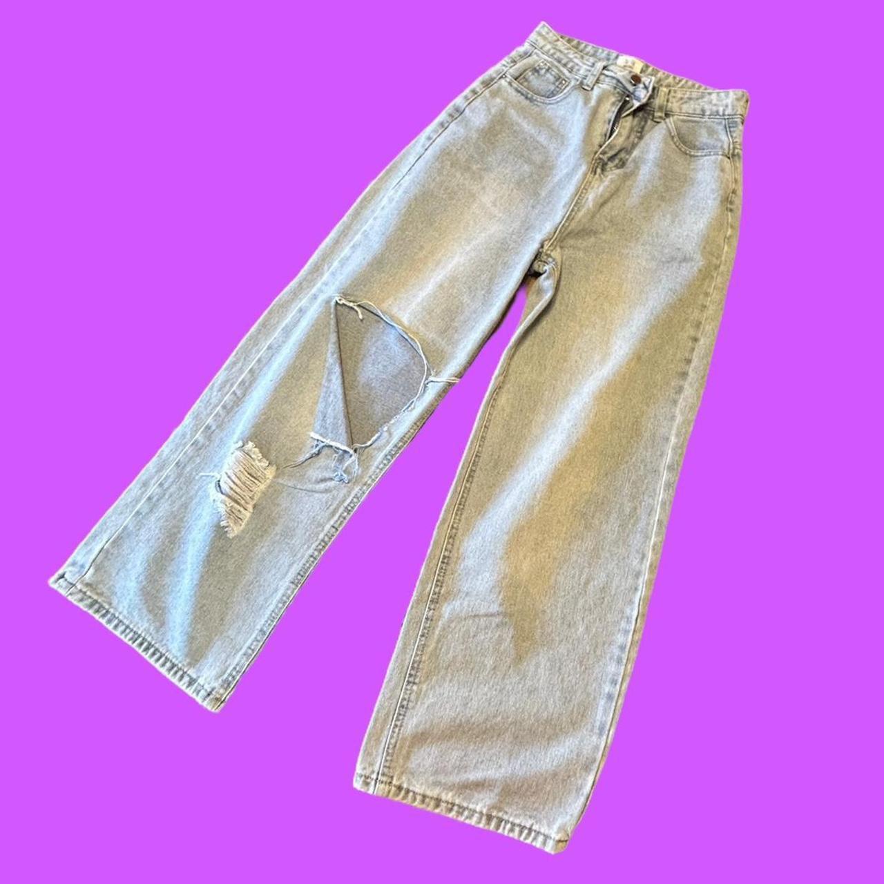 baggy skater jeans 🎀 ripped knee, light wash awesome... Depop