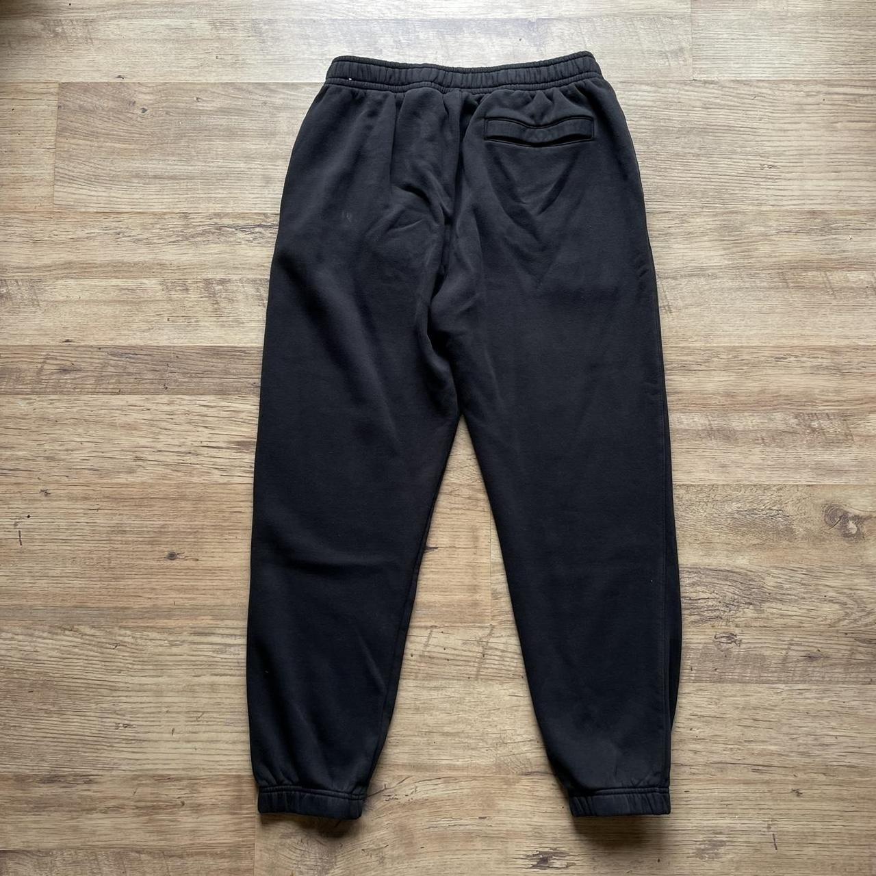 Nike Club Joggers in Black Size Large Good... Depop