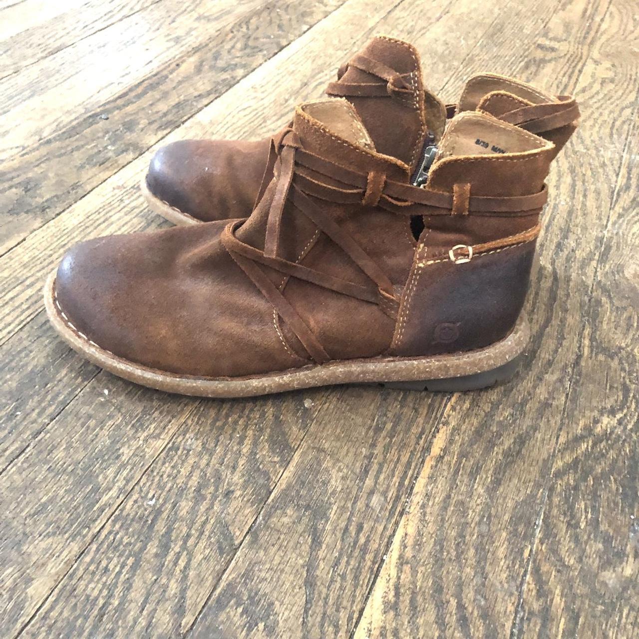 Born Women's Brown Boots | Depop