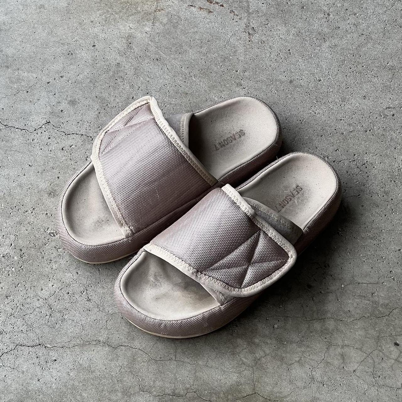 Yeezy slides season 7 hot sale