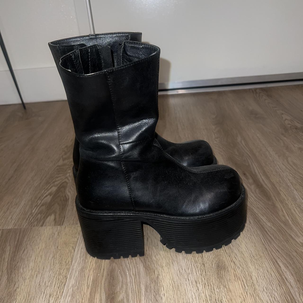 Unif SLUG boot size 6 Worn only a handful of times... - Depop