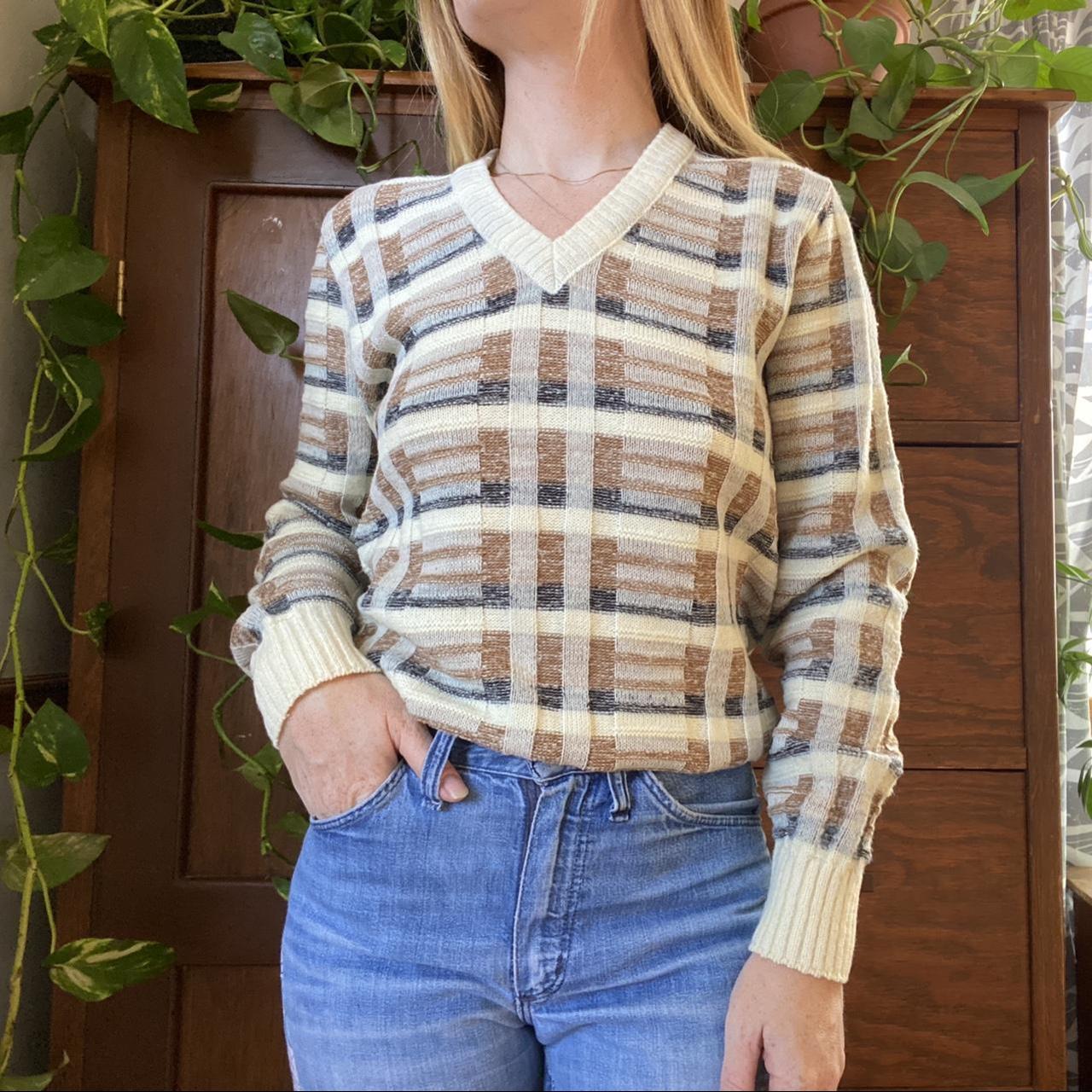 Vintage 70s V Neck Sweater Size Small Pit To Pit Depop   P0 