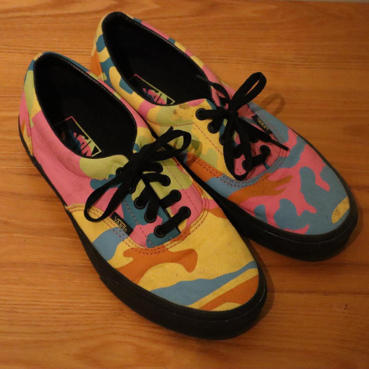 Vans on sale camo pink