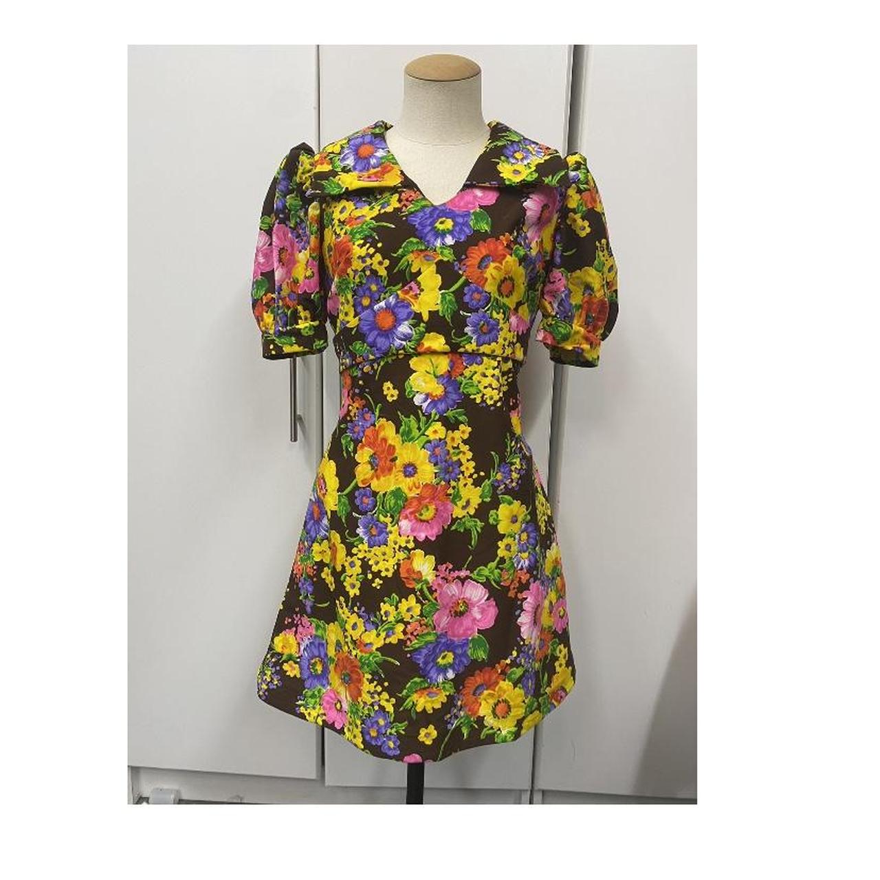 Like new vintage flower power 1960-1970’s dress.... - Depop