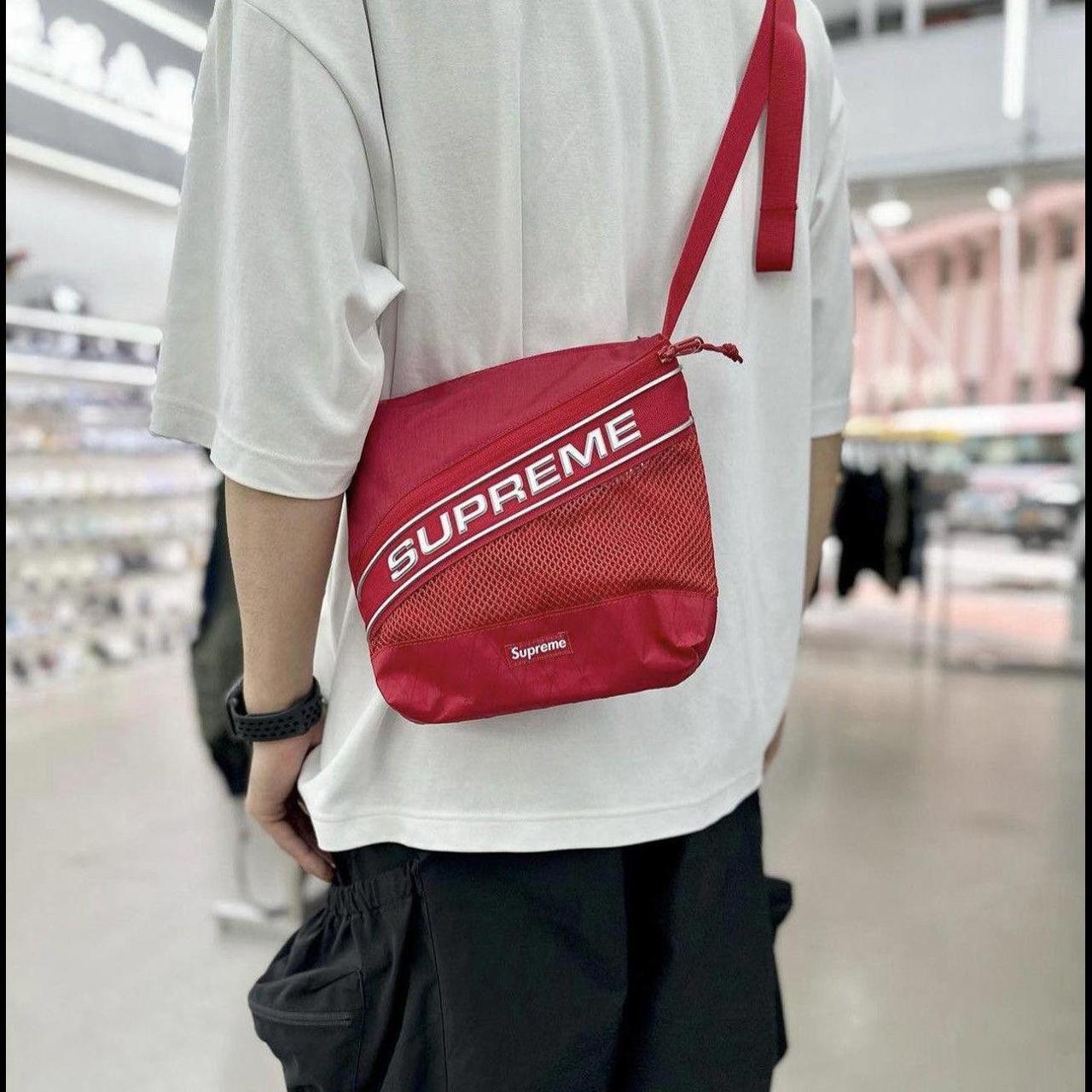outfit supreme crossbody bags