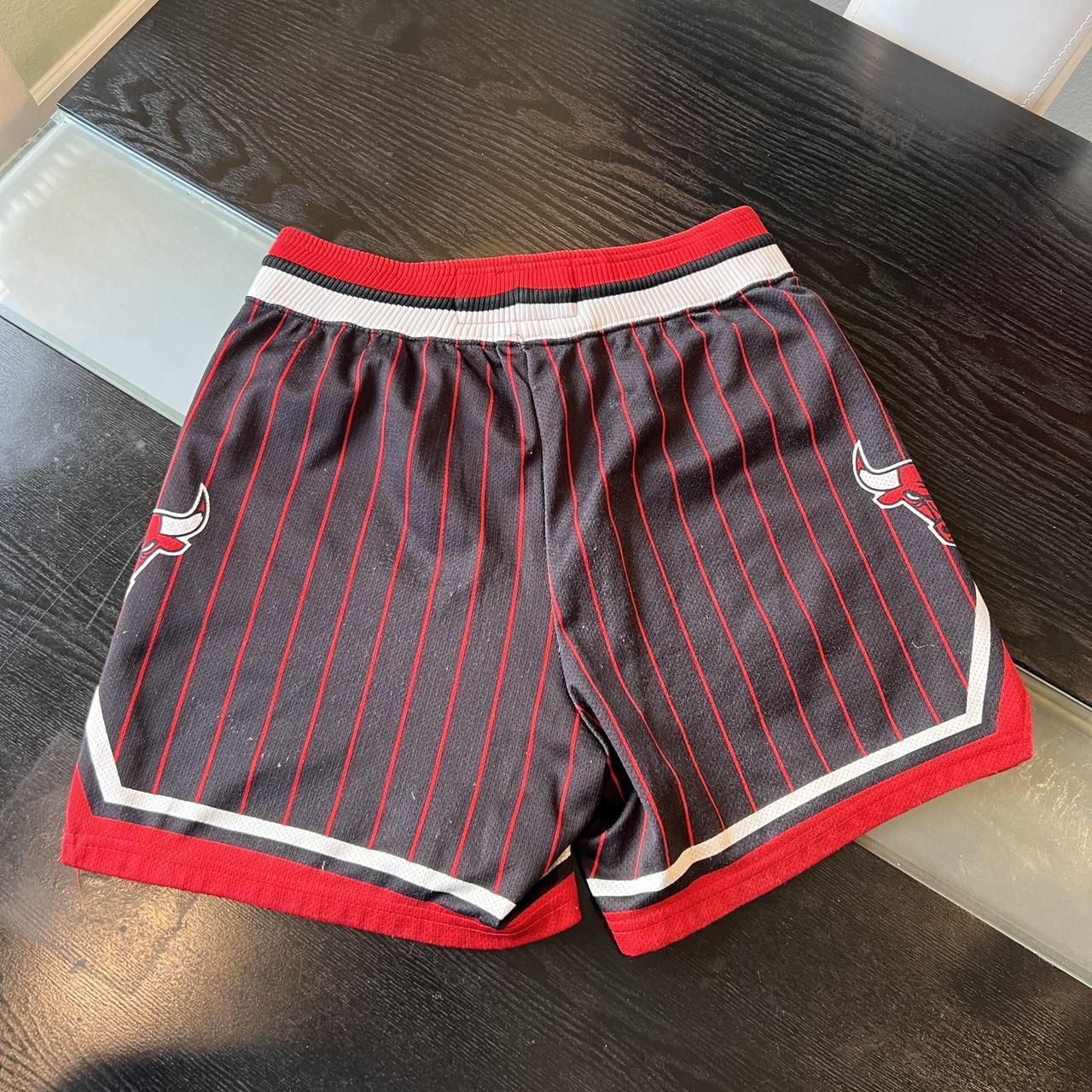 Vintage Champion Chicago Bulls pinstripe shorts Sz - Depop