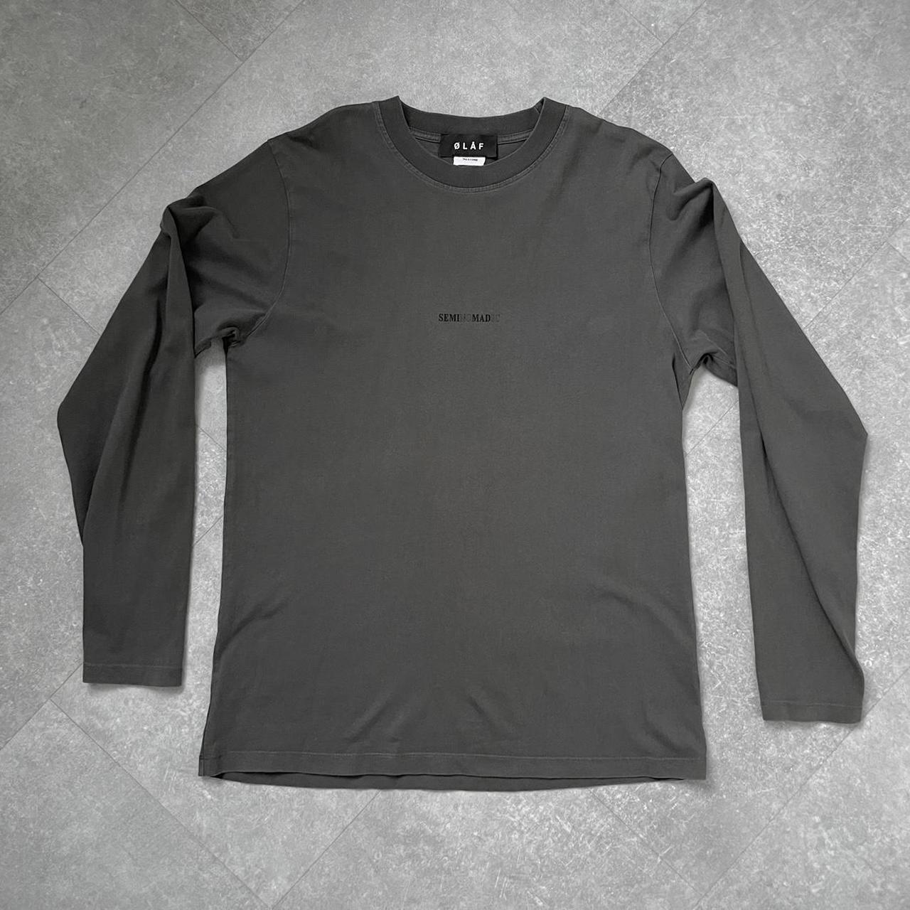 Men's Grey and Black T-shirt | Depop