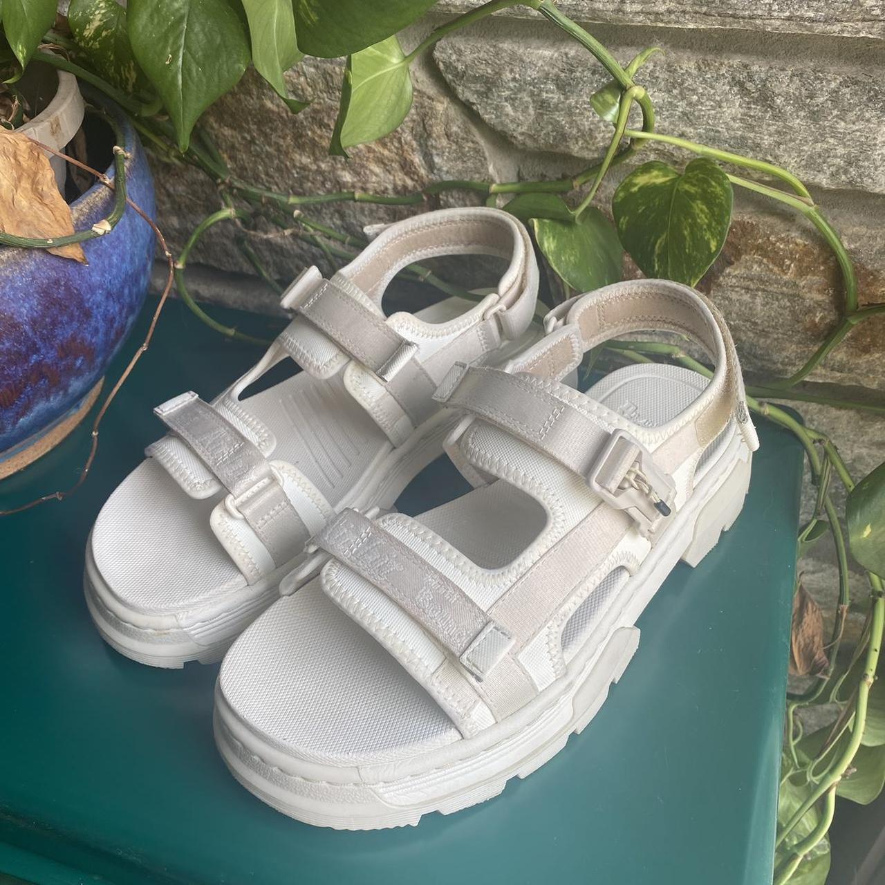 靴 Dr.Martens FORSTER 9UK Dr. Marten “Forster” unisex chunky sandals, egrit & | Depop