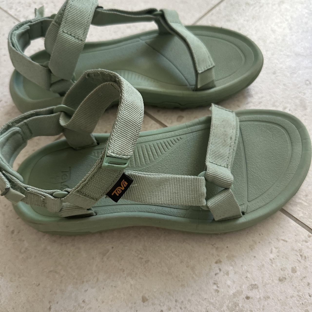 teva hurricane ladies