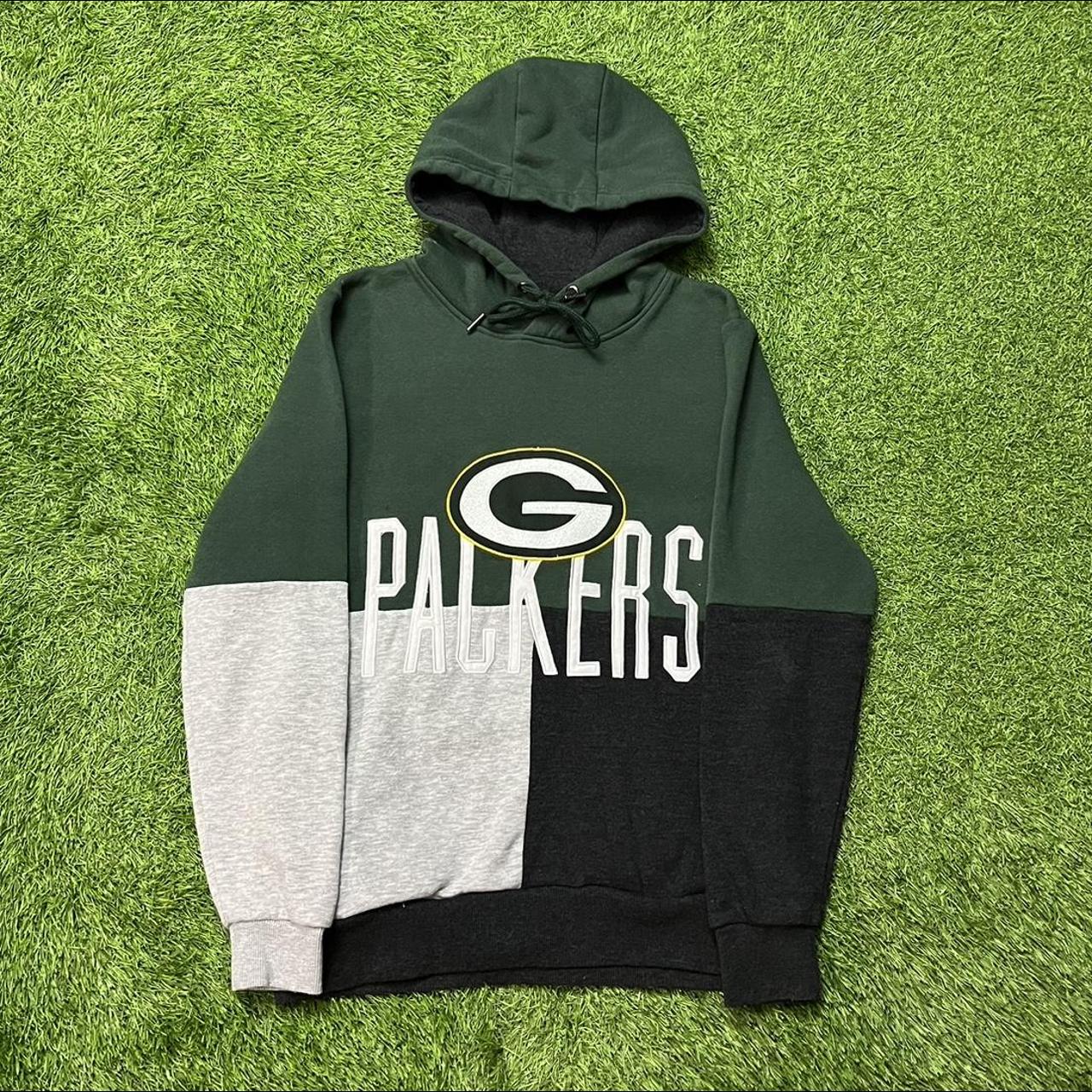 GreenBay Packers White Hoodie Condition is - Depop