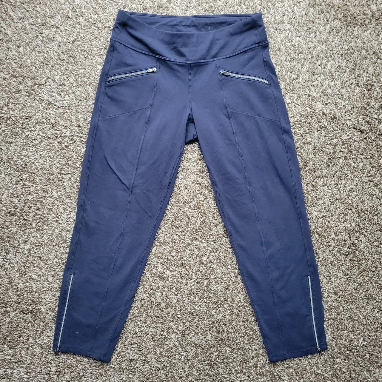 Athleta Cropped Black Zipper Leggings! Size XXS, but - Depop