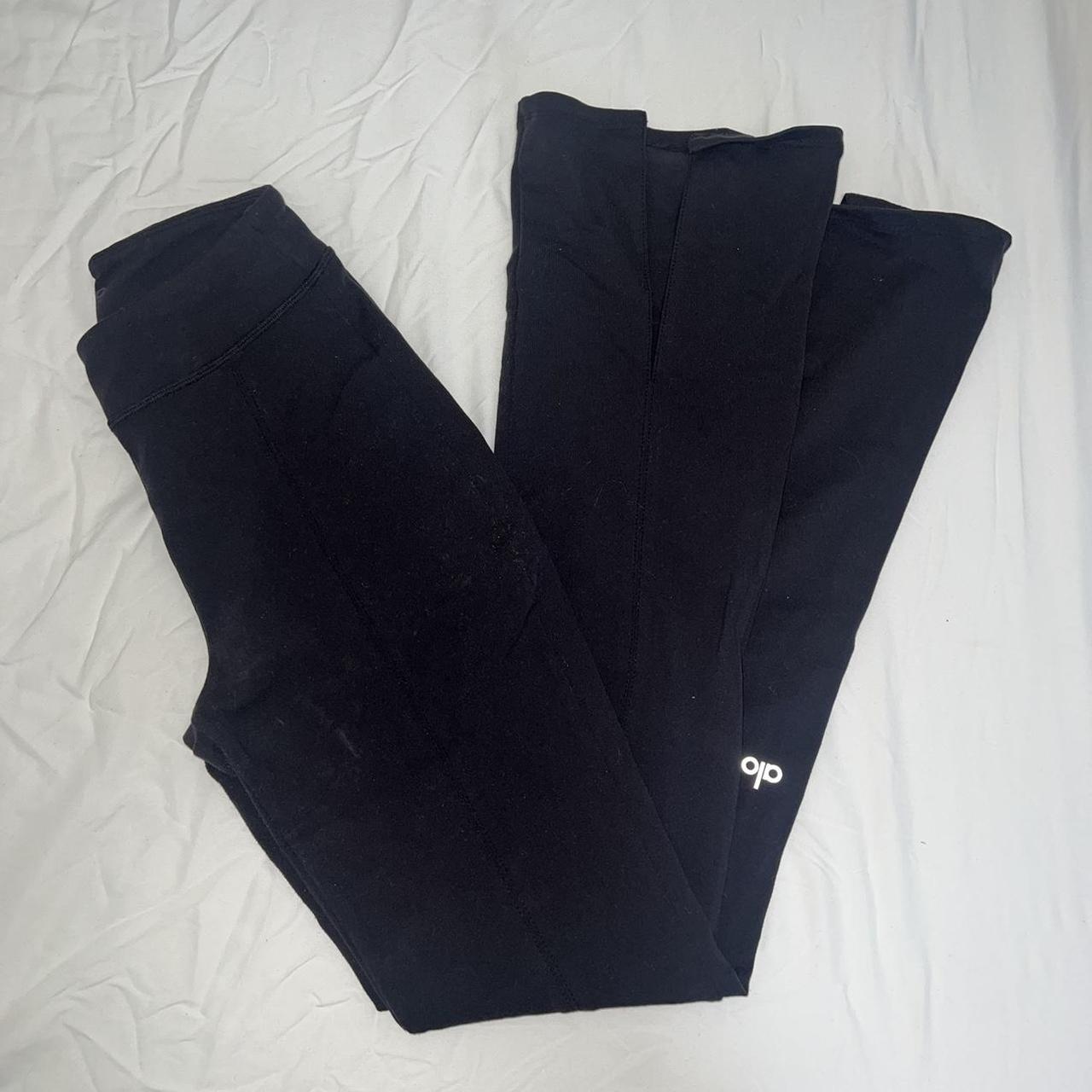 alo high waisted flare leggings the slits are on the - Depop