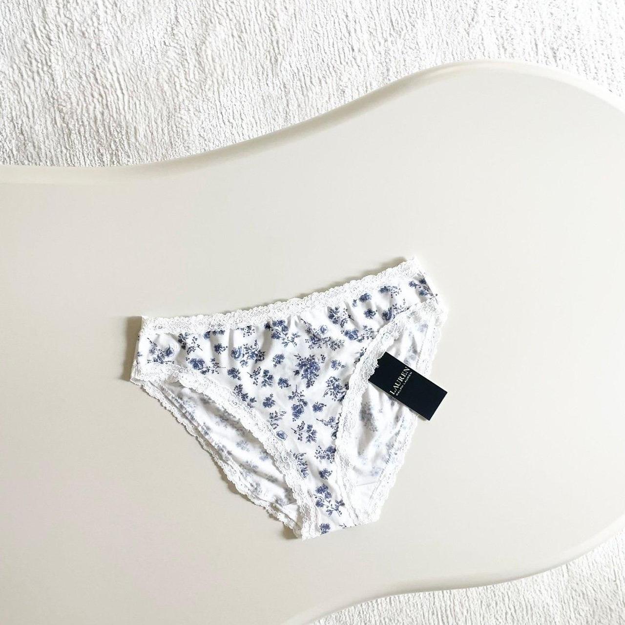 item listed by moinsque
