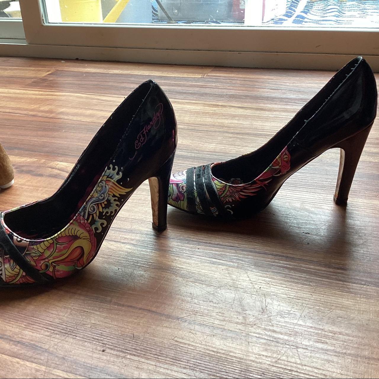 Ed Hardy Women's Pink and Black Courts | Depop