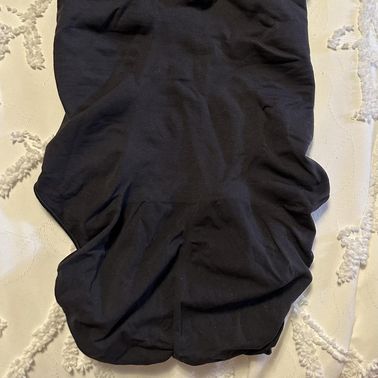 Skims Women's Black Shapewear | Depop