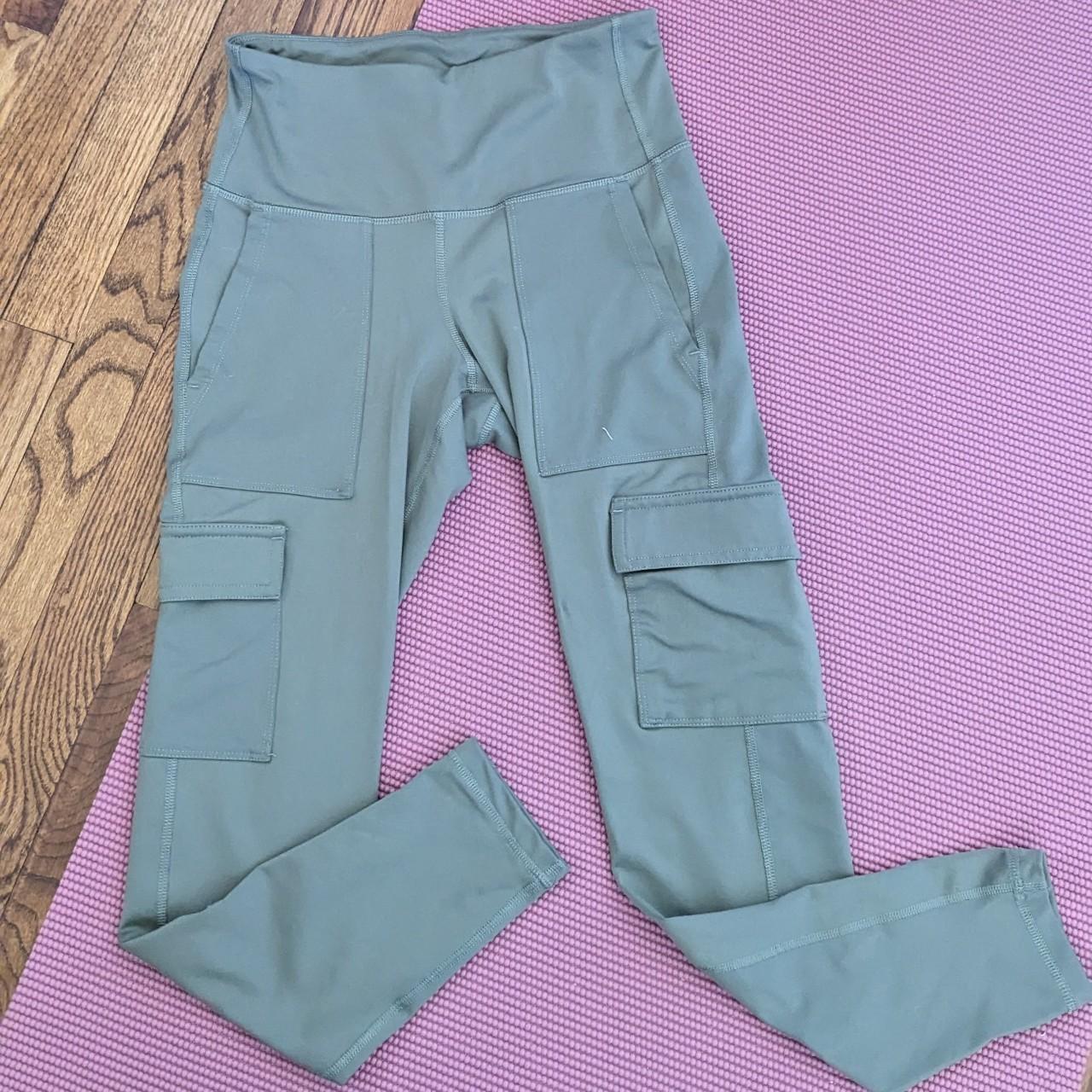 Old navy active cargo leggings, so cute and comfy!!
