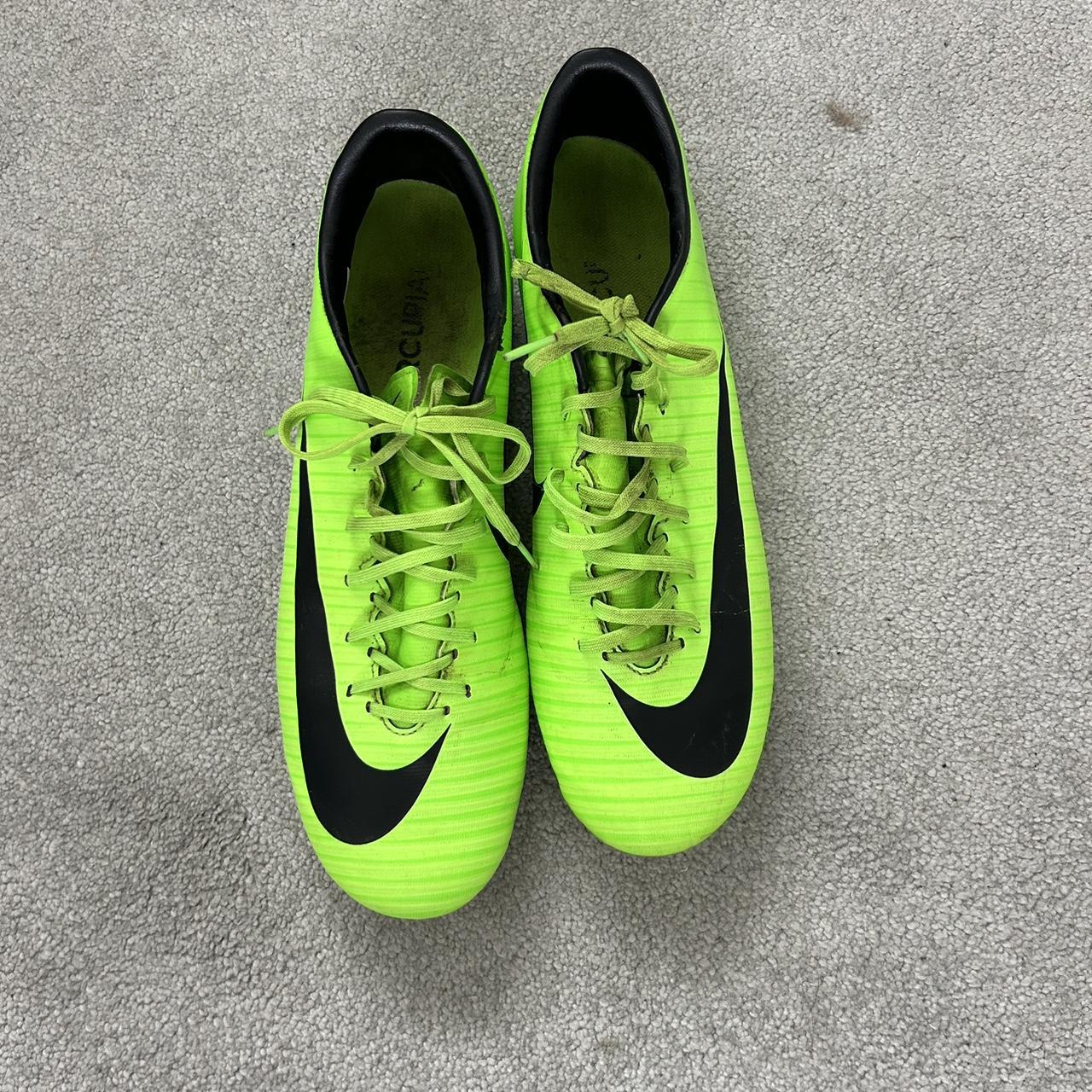 nike trainers lime green