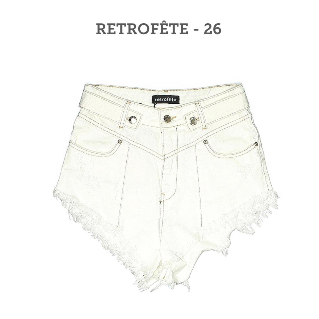 Retrofête Women's White Shorts Depop
