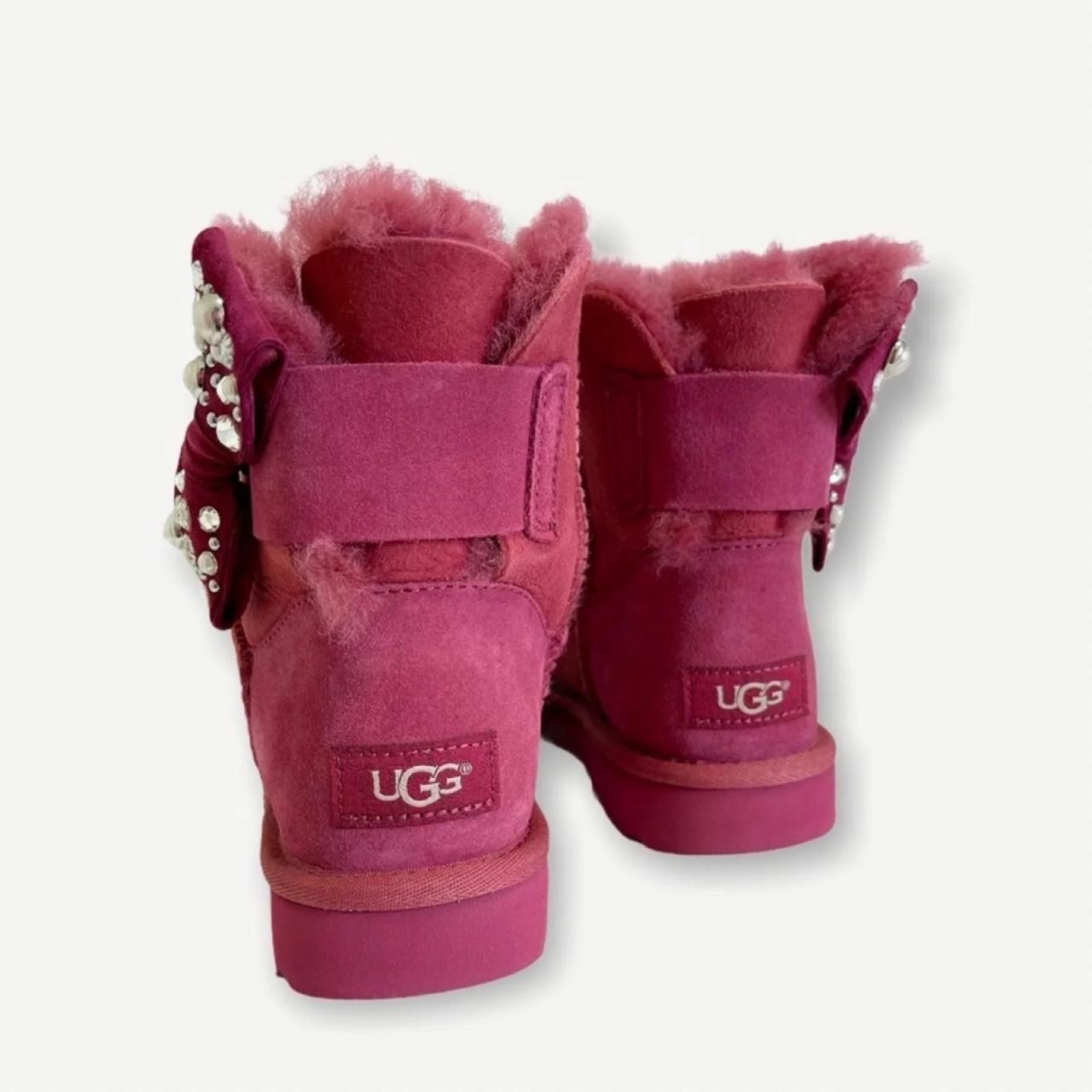 Ugg mini bailey brilliant outlet bow genuine shearling bootie