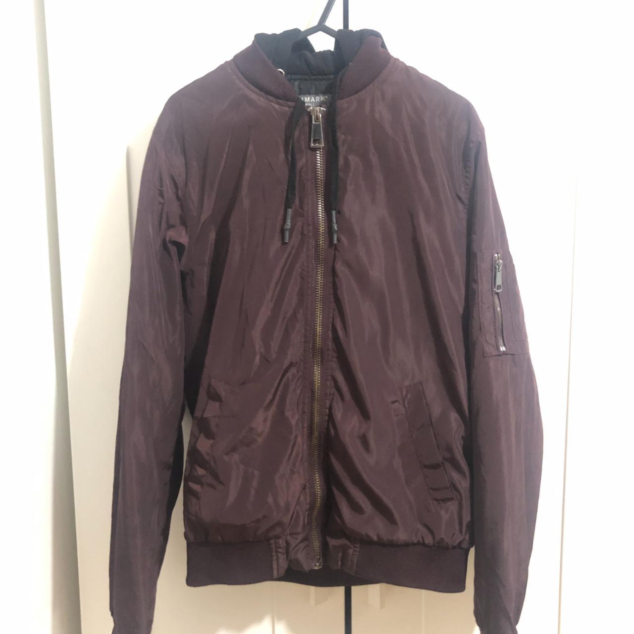 Burgundy/black Primark jacket Features a small Depop
