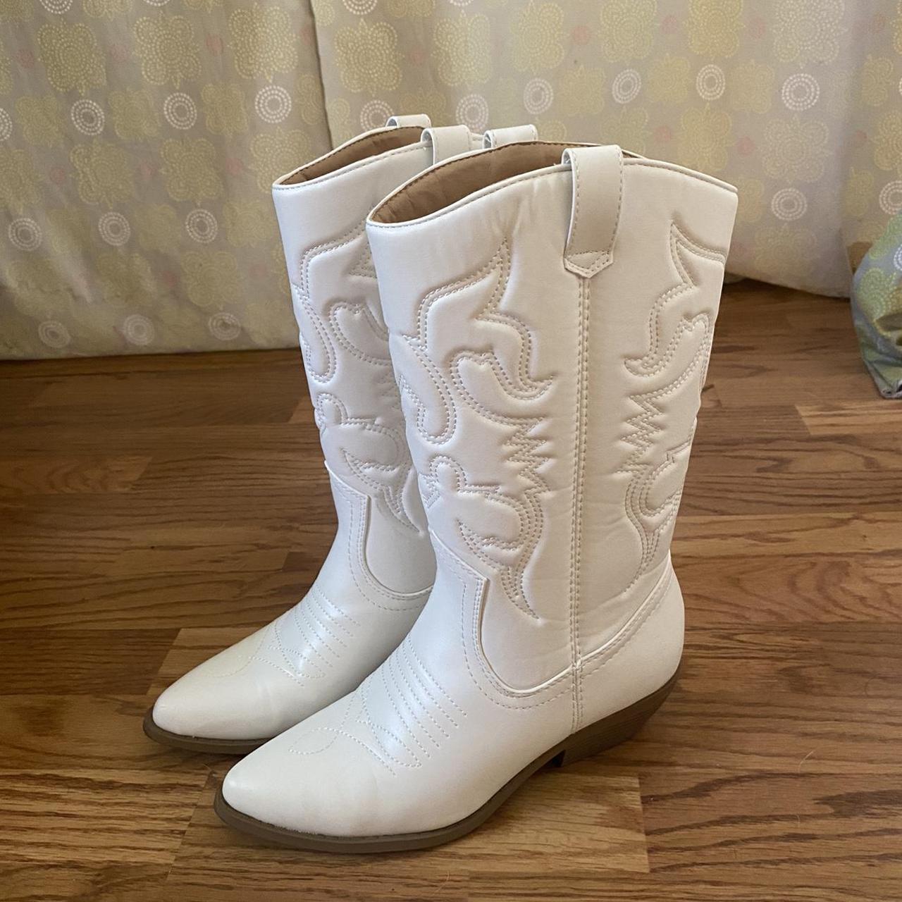 Women's White Boots Depop