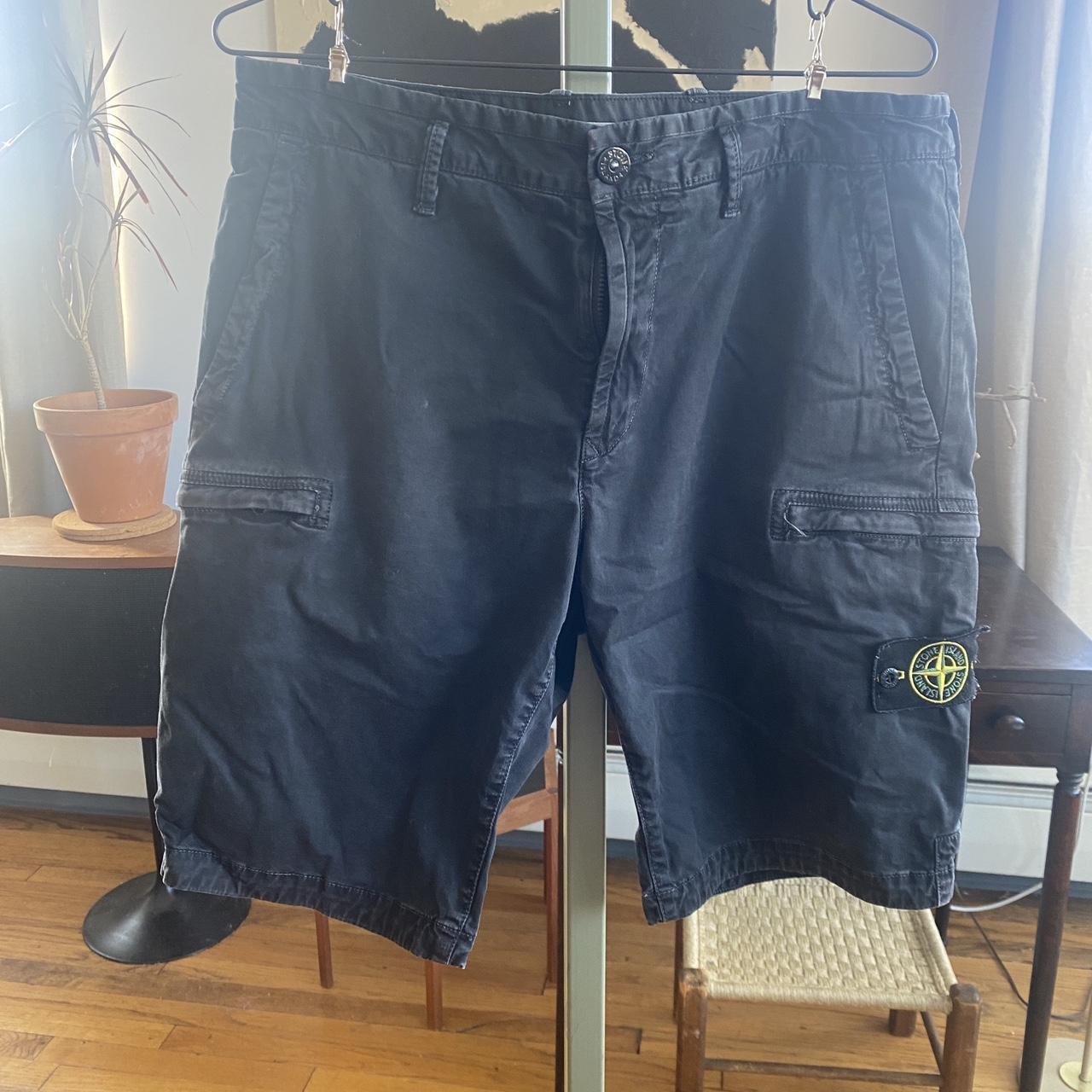 Stone island cargo 2025 shorts black