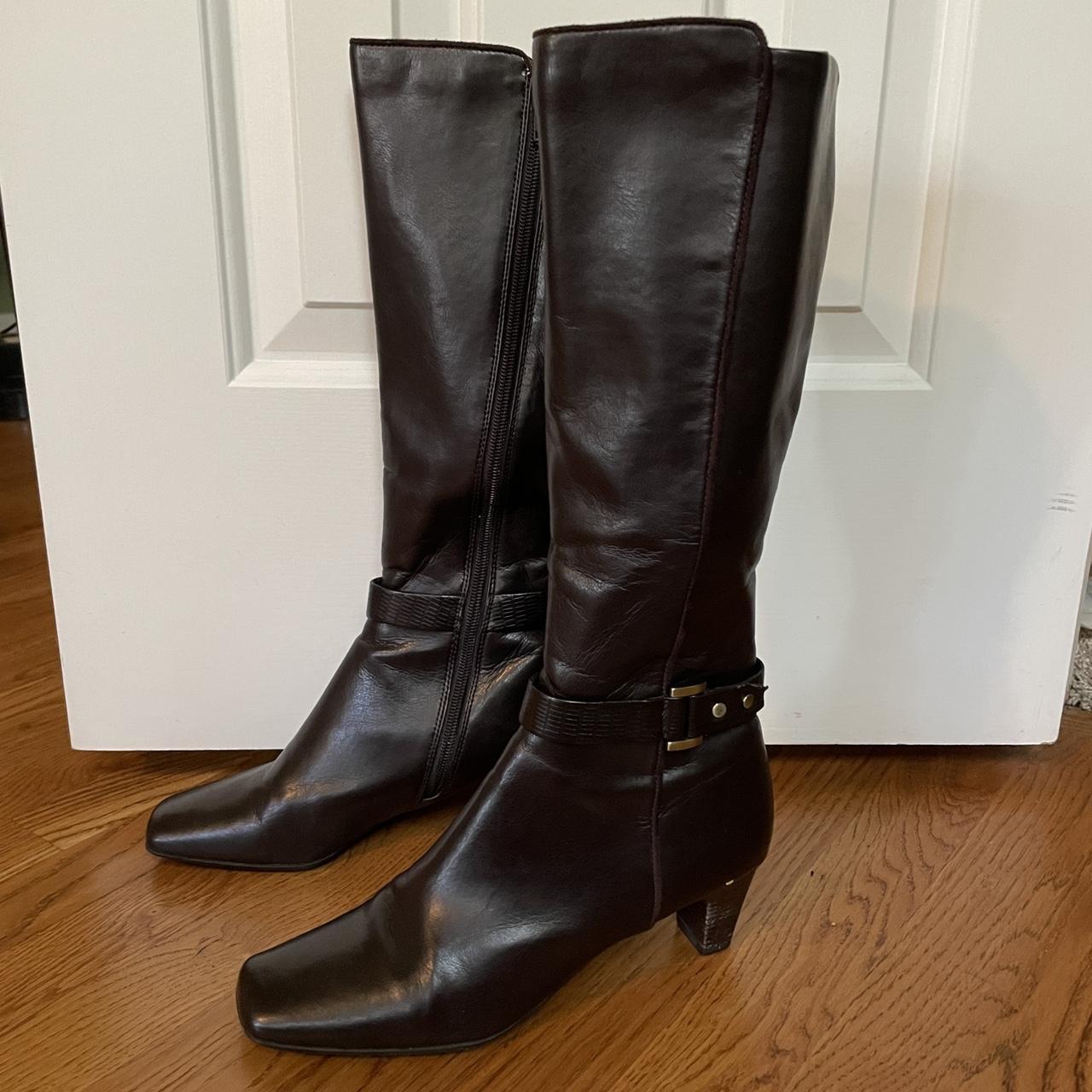 Liz Claiborne Women's Brown and Gold Boots | Depop