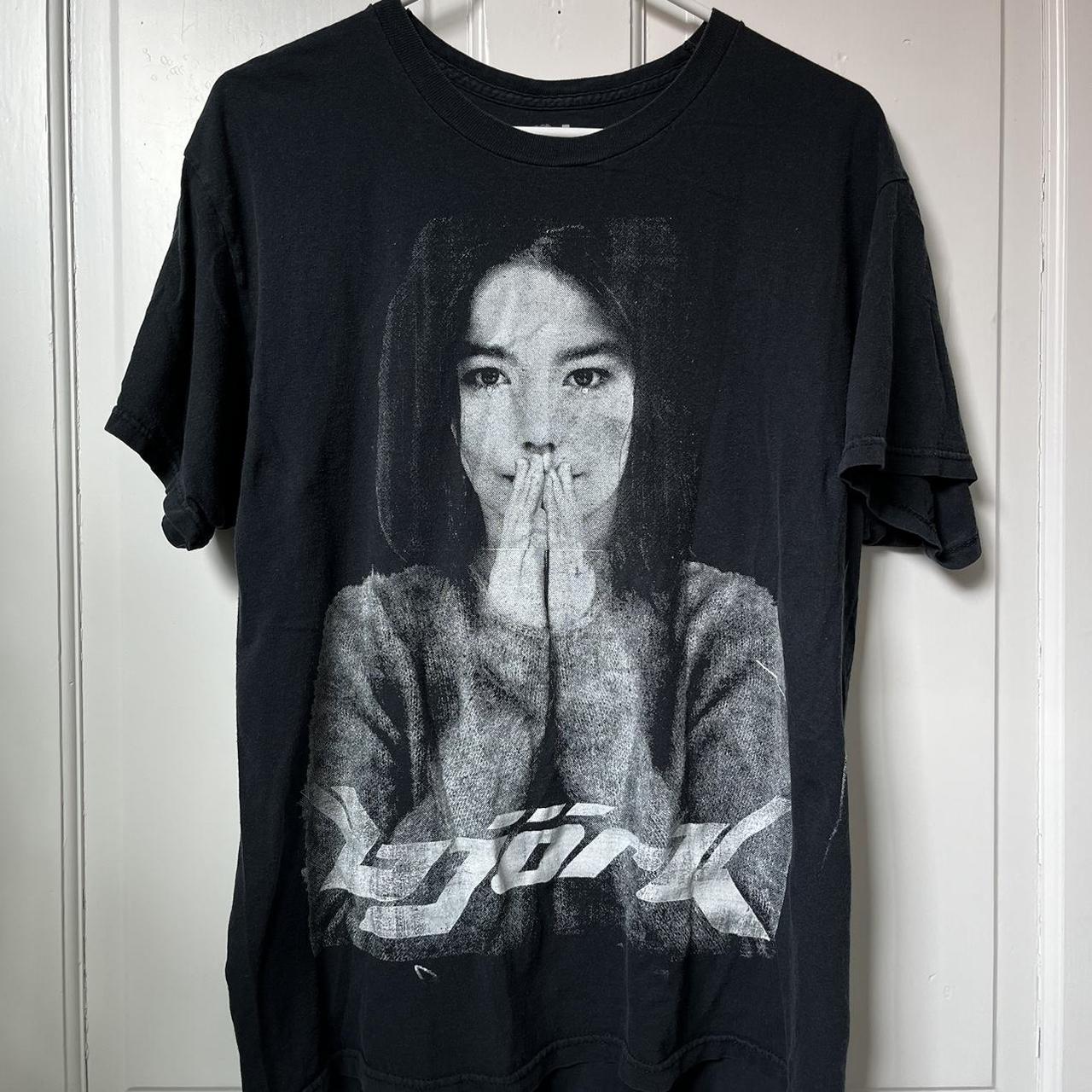 björk début tee size L - Depop