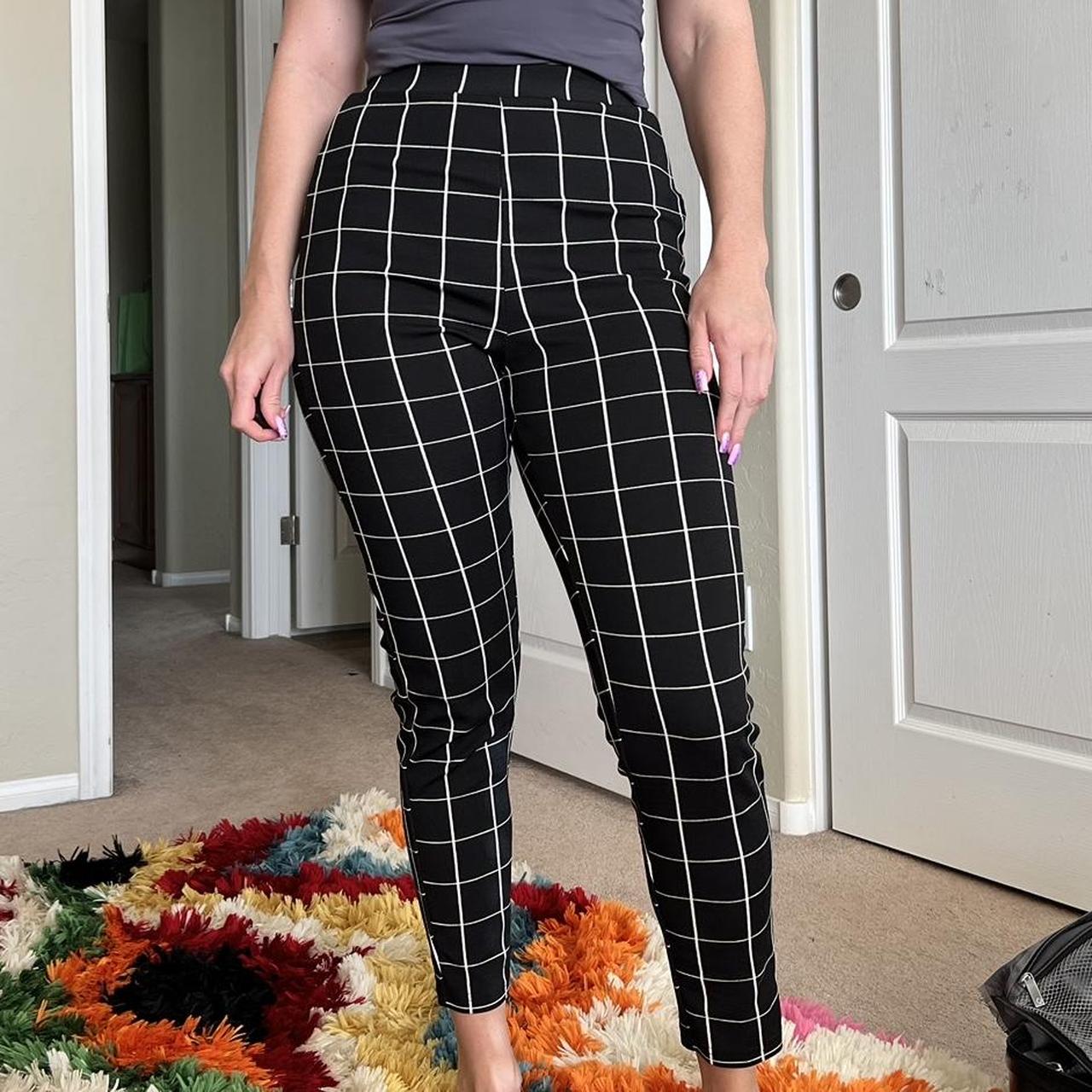 Checkered store capri pants