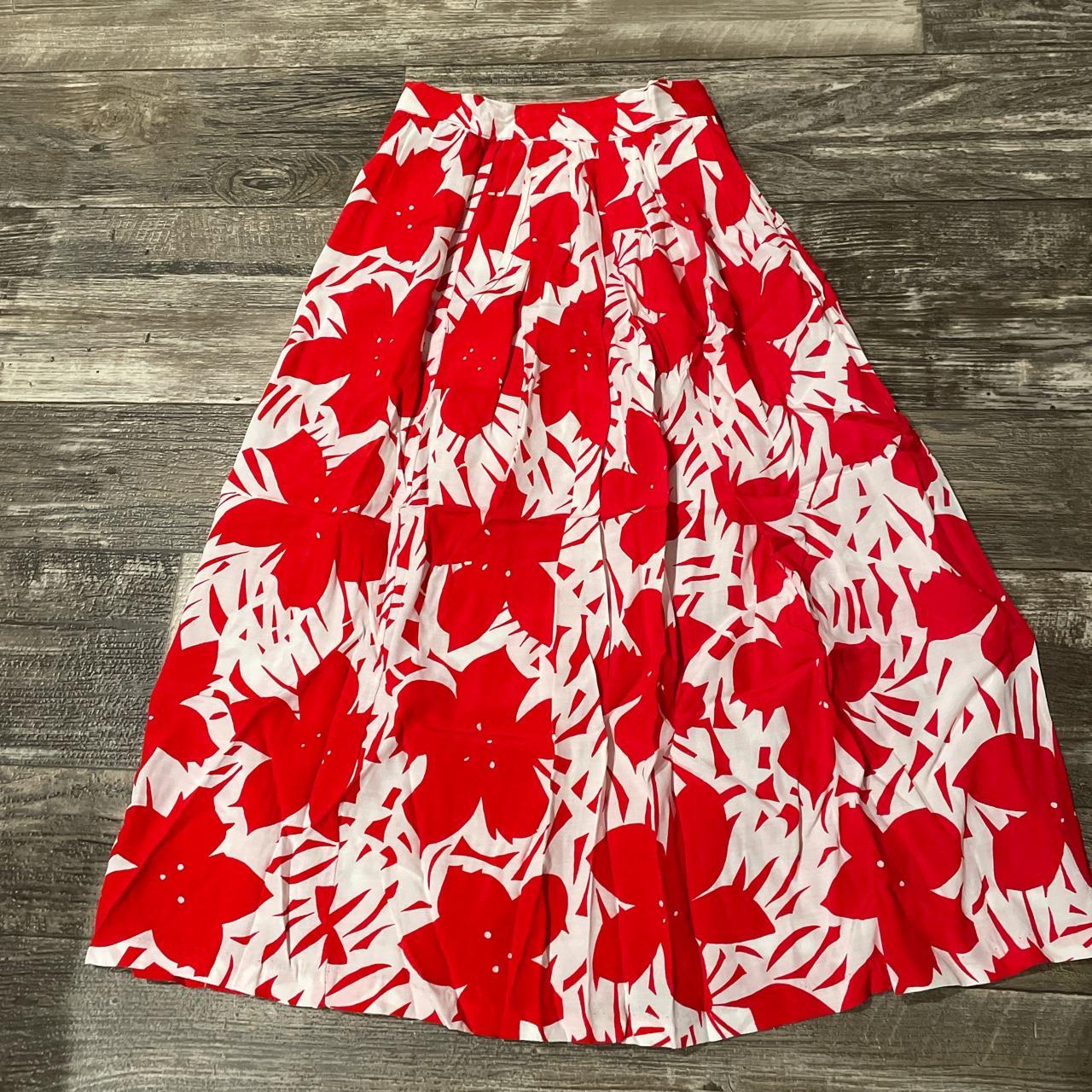 Red and white floral midi skirt - Depop