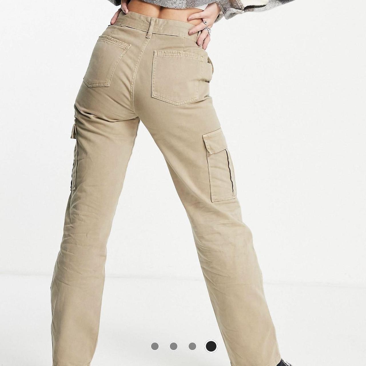 stradivarius cargos beige