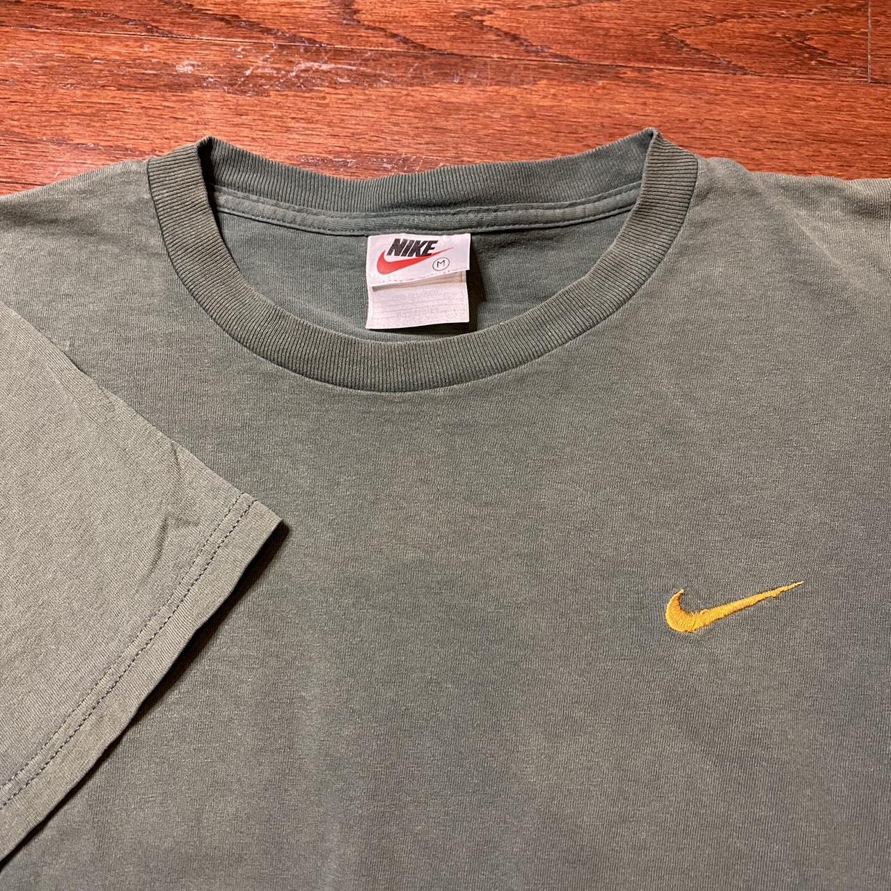 🦚vintage 90s essential Nike small swoosh t... - Depop