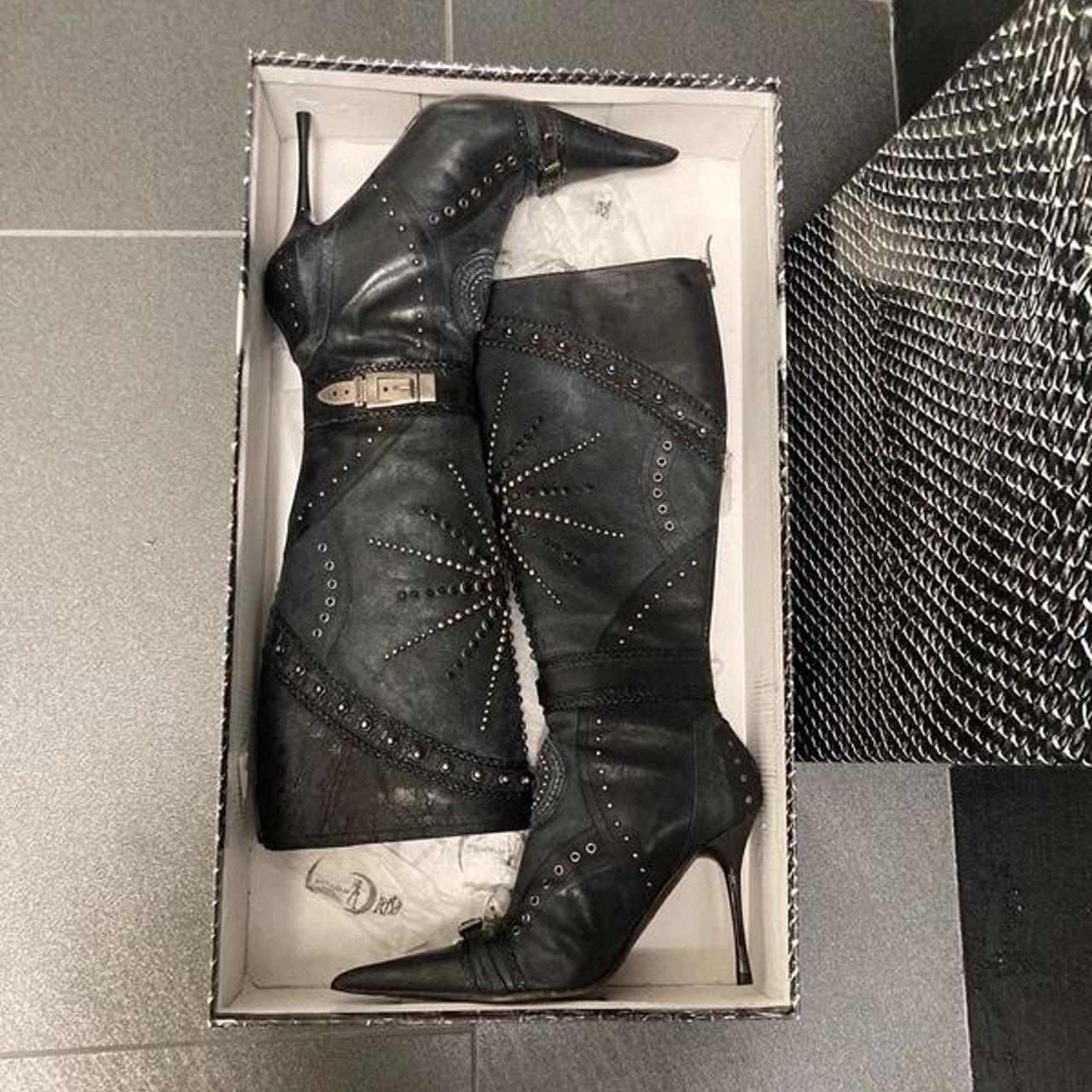 Women's Black And Grey Boots | Depop