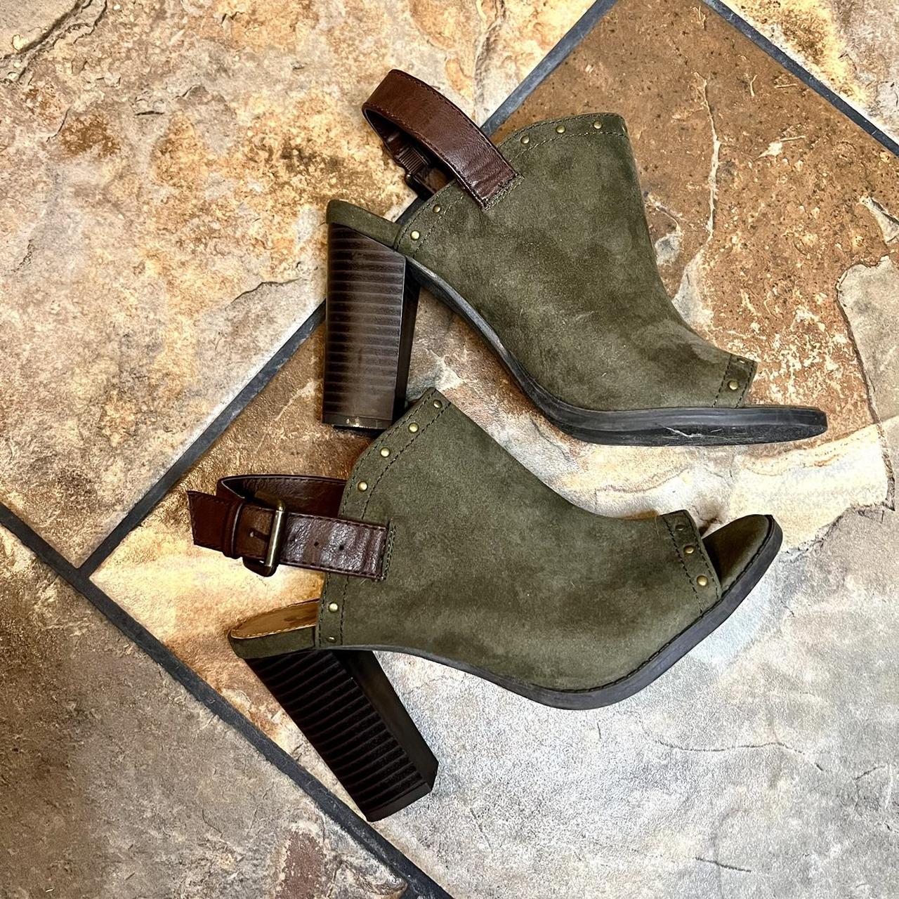 emerald green suede heels