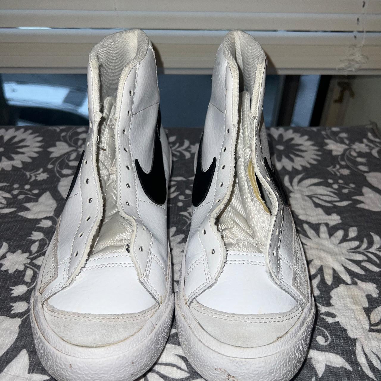 Grade School KIDS size 4.5 FITS WOMNES SIZE 6 Depop