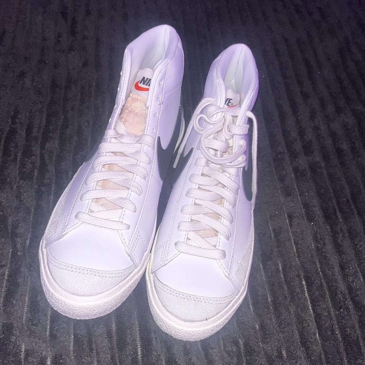 womens size 6 nike blazers