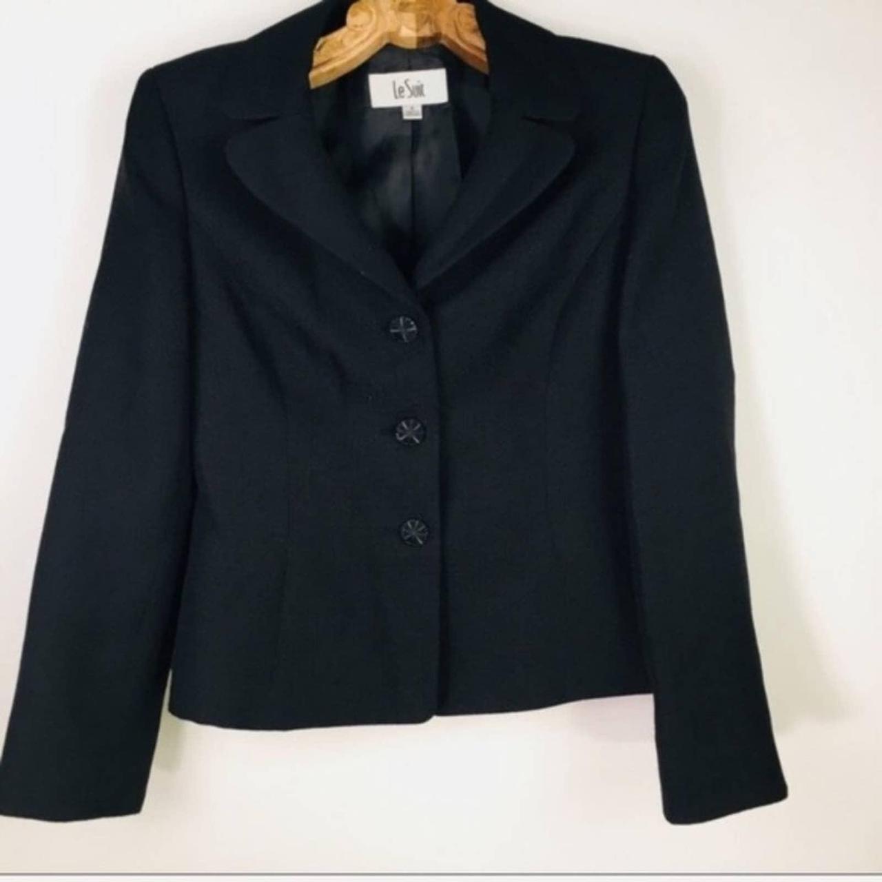 Le Suit Women's Black Tailored-jackets | Depop