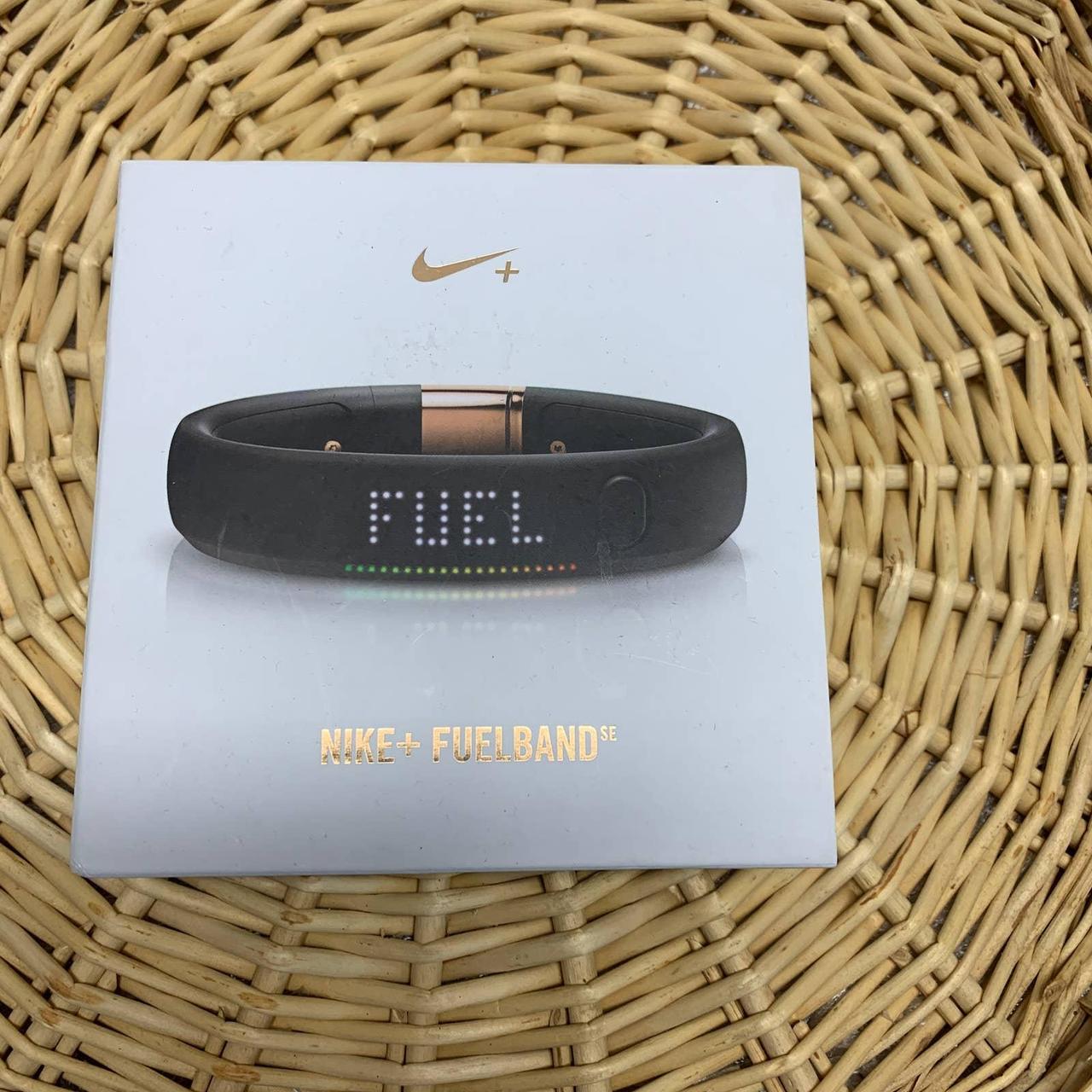 Fuelband SE Black Small Size haven't used in... - Depop