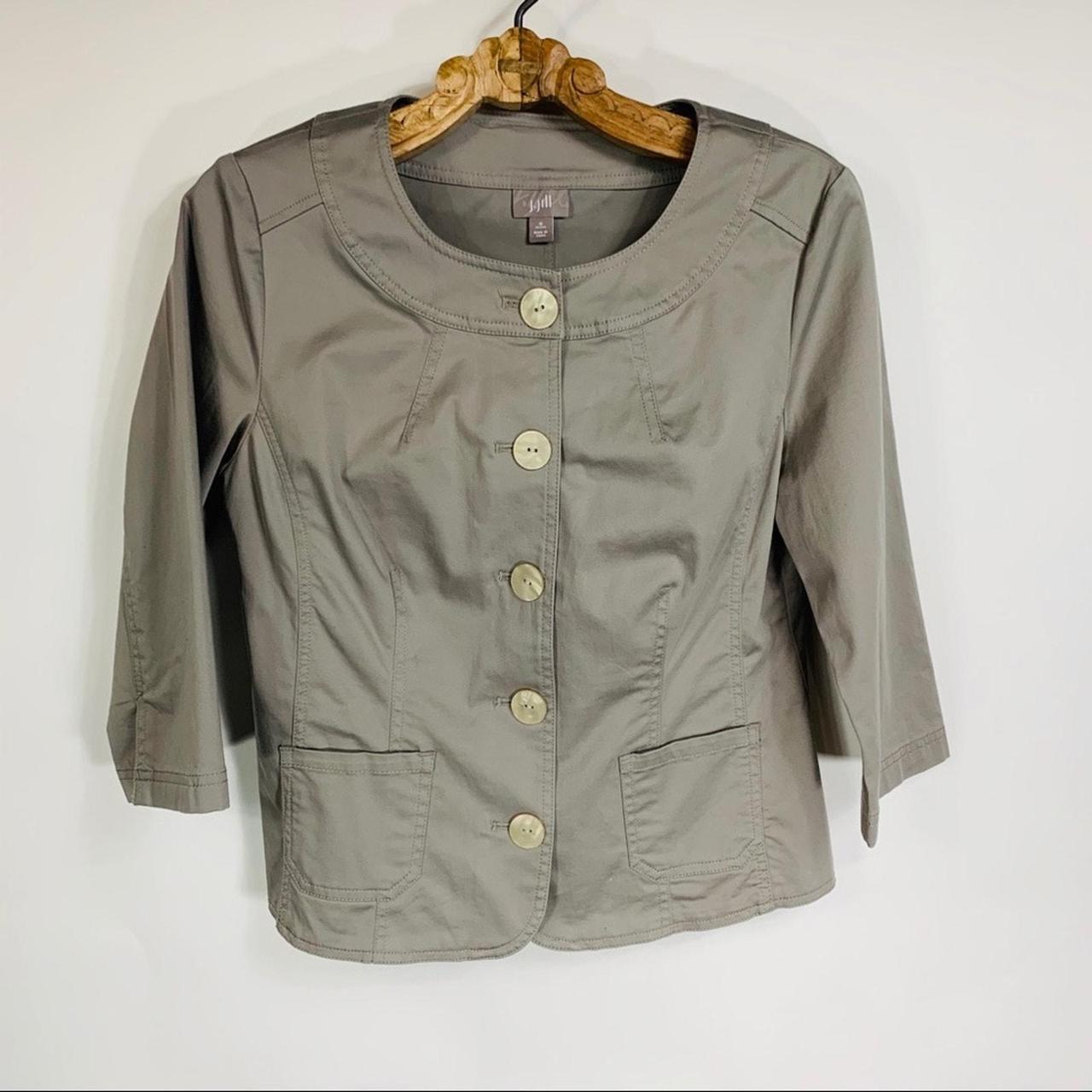 item listed by clothesqueen999
