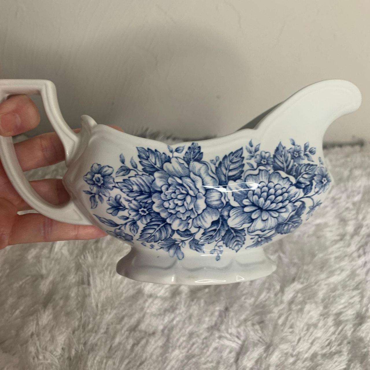 item listed by clothesqueen999