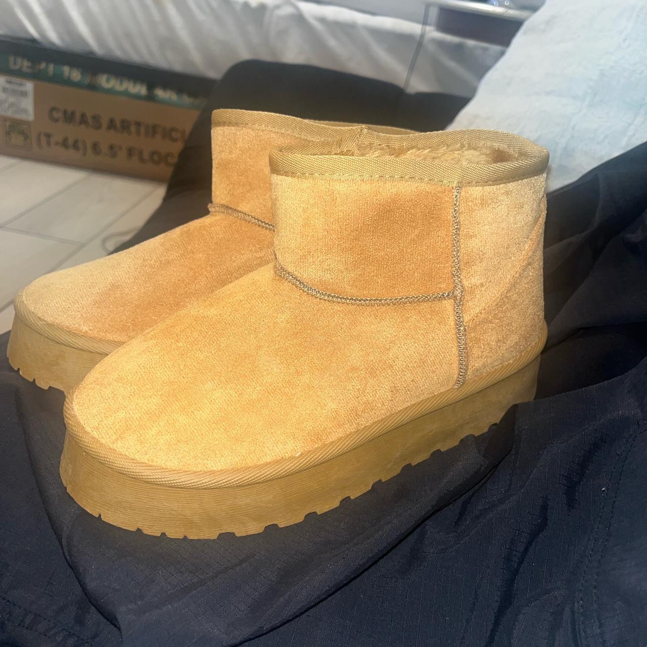 UGGs platform boot look-alikes from Amazon never... - Depop