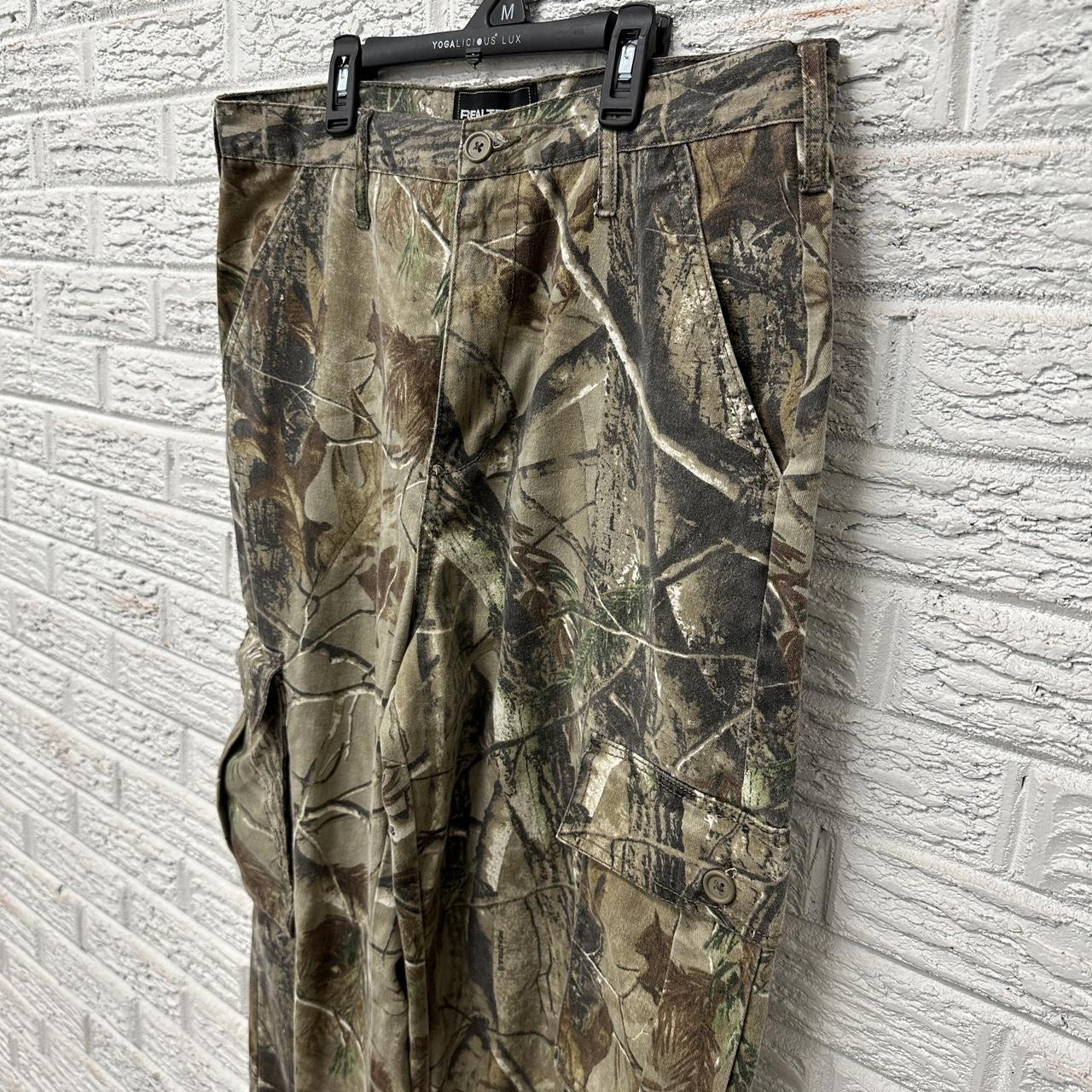 Official Realtree Camo Cargo Pants 32 x 34 - Depop