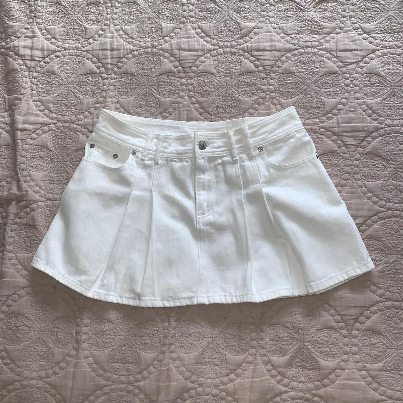 Glassons white denim skirt Never worn and perfect... - Depop