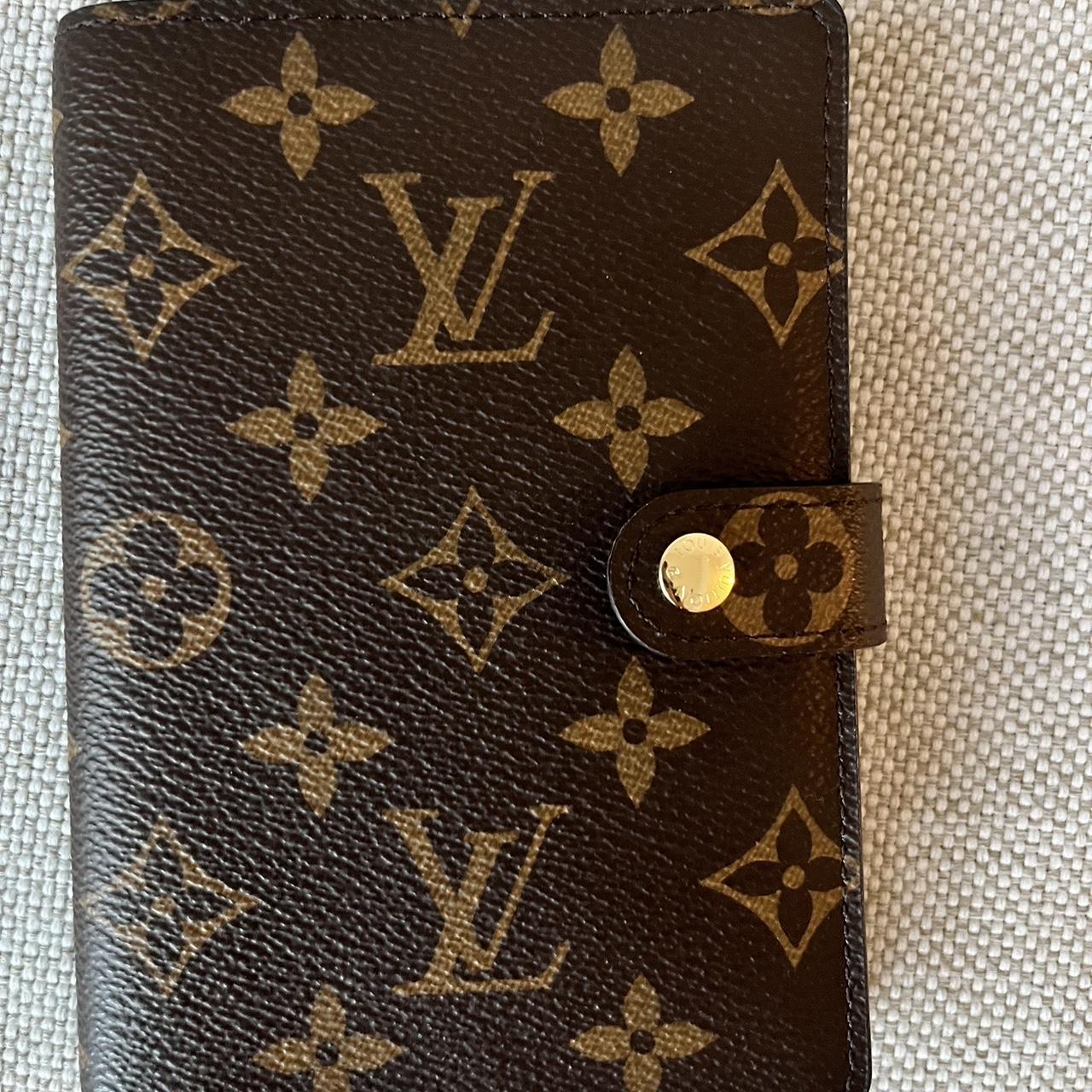 100% AUTHENTIC LOUIS VUITTON JEANS WOMENS SIZE 6 but - Depop