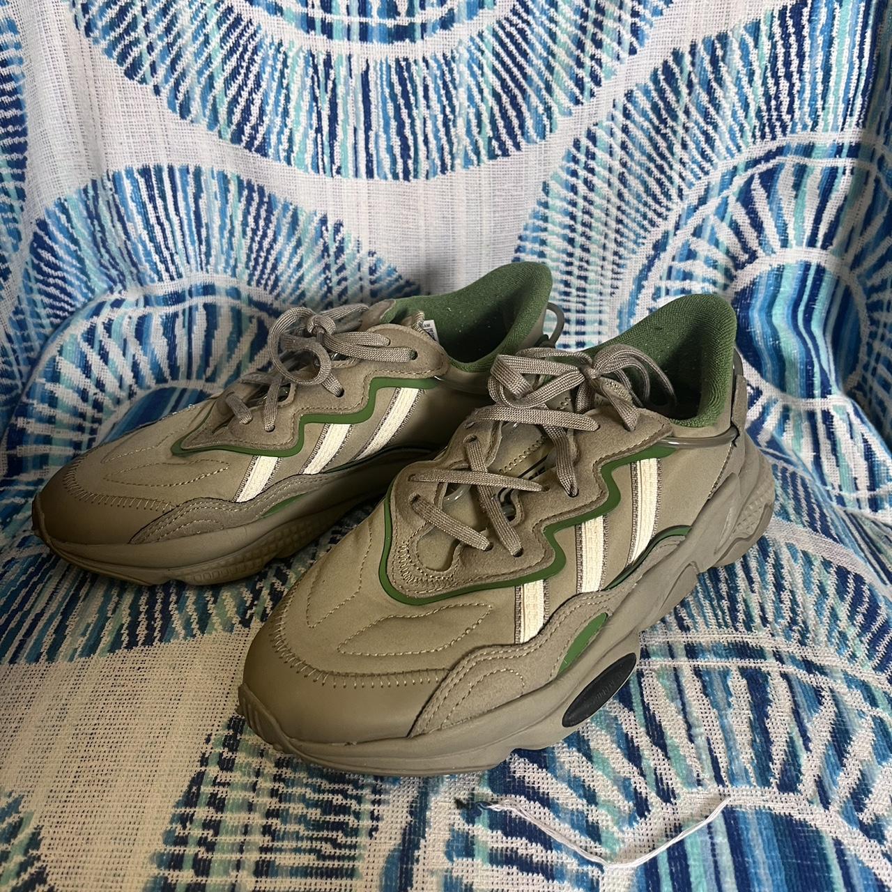 Adidas Oswego trainers in green size 5 - Depop