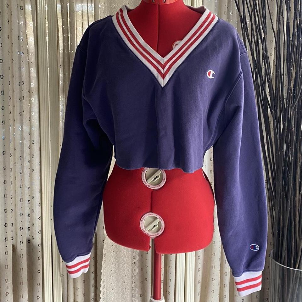 Champion cropped-sweatshirt - Depop